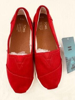 Toms Kids Red Canvas Slip-On Moccasins Size 2.5 Youth Classic New